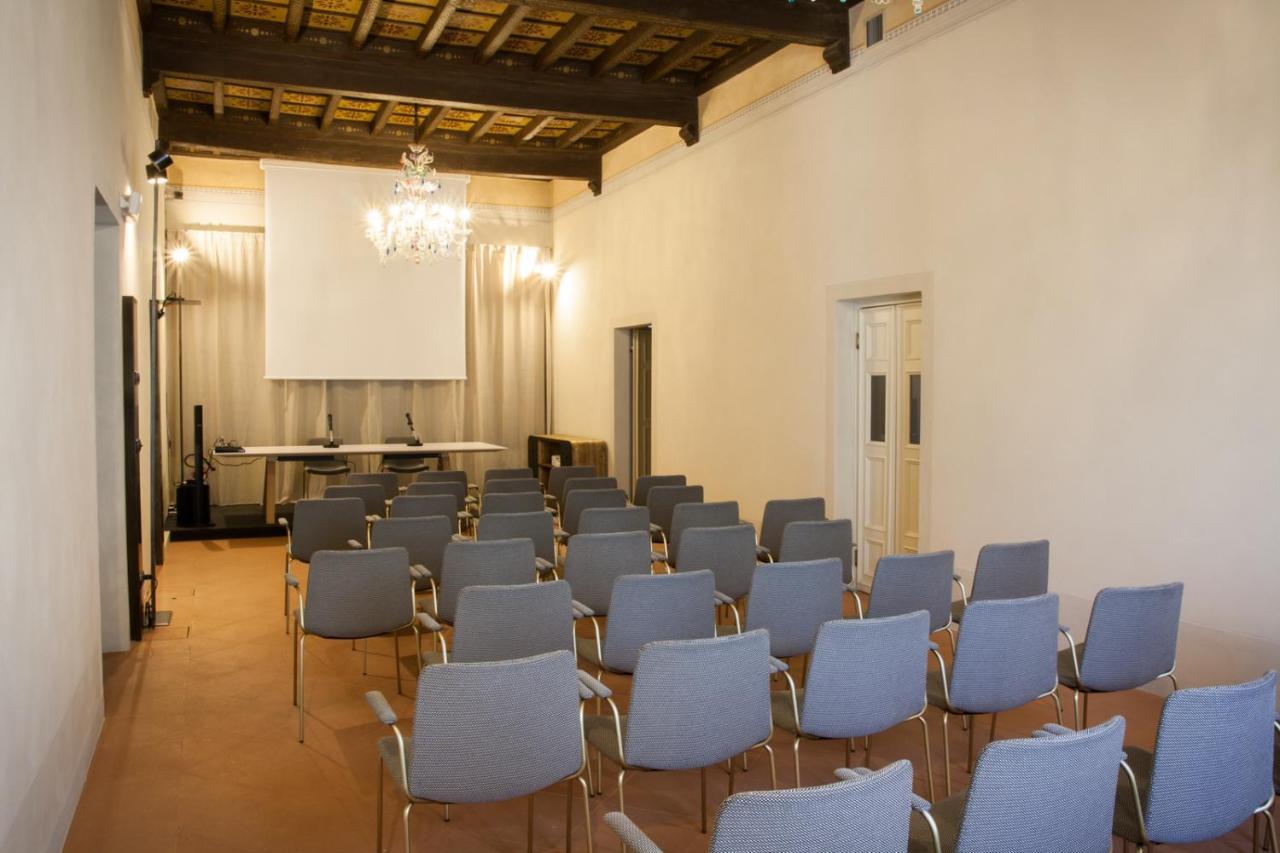 Hotel Villa Nabila Reggiolo ภายนอก รูปภาพ